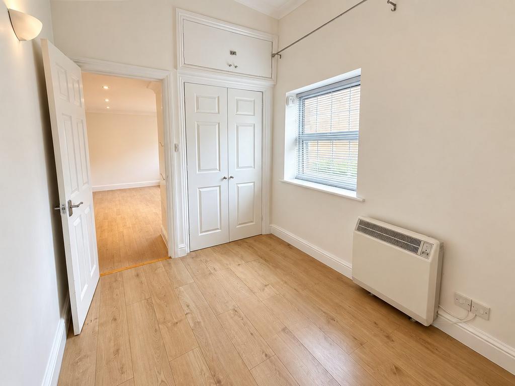 Apartment in Southampton - View 5