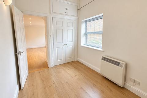 2 bedroom flat to rent, Royal Albert Hotel, Albert Road South, Southampton, SO14
