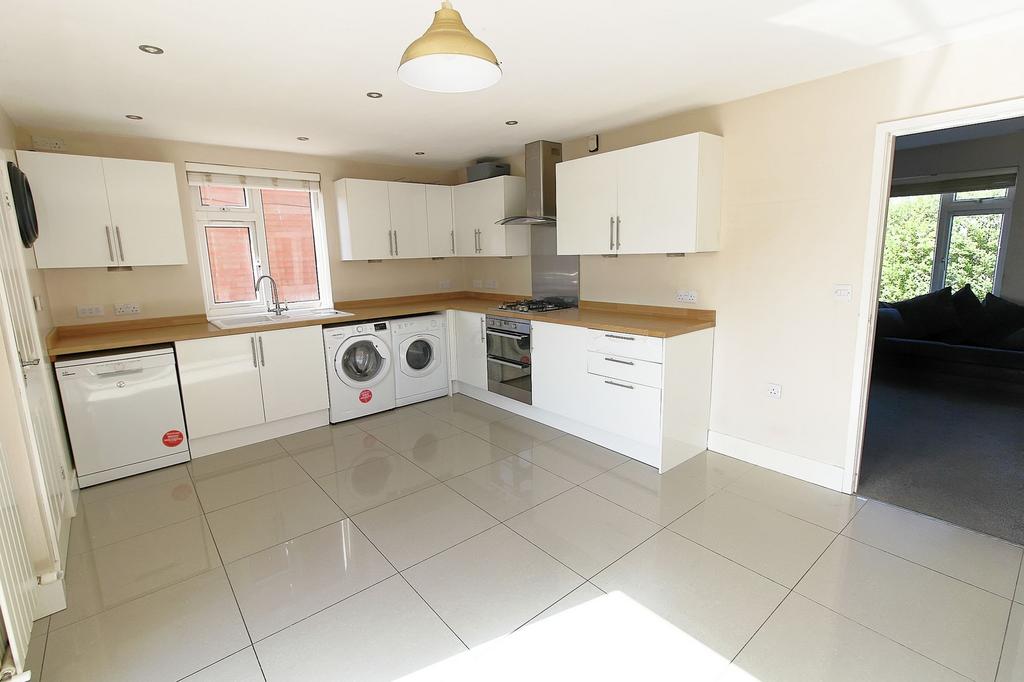 House in Wigston - More