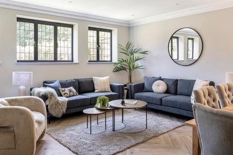 2 bedroom apartment for sale, Copsem Manor, Esher KT10.