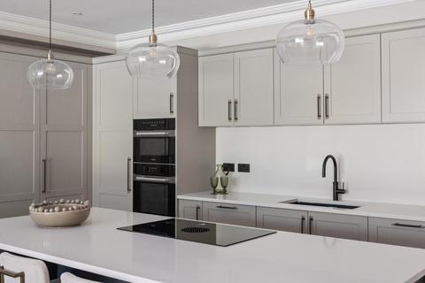 3 bedroom apartment for sale, Copsem Manor, Esher KT10.