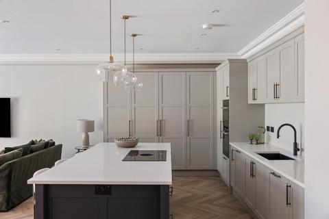 3 bedroom apartment for sale, Copsem Manor, Esher KT10.