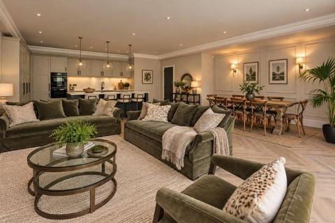 3 bedroom property for sale, Copsem Manor, Oxshott KT10