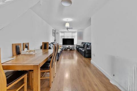 3 bedroom semi-detached house for sale, Pinkwell Avenue, Hayes, UB3 1NQ