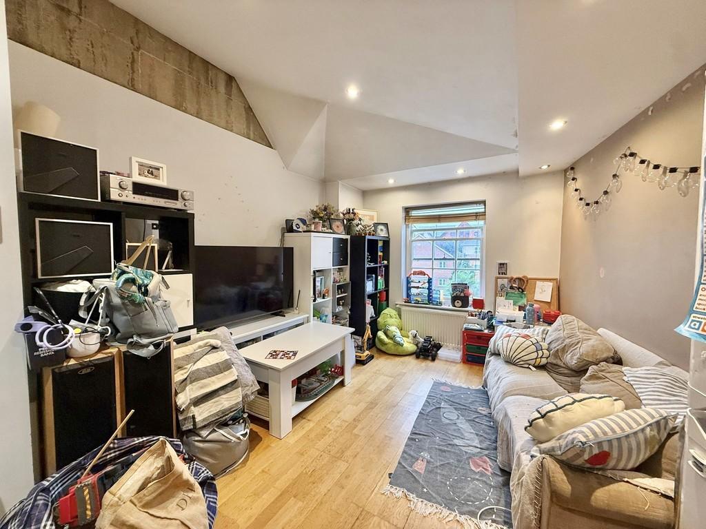 Apartment in Reading, Katesgrove, Coley - View 2