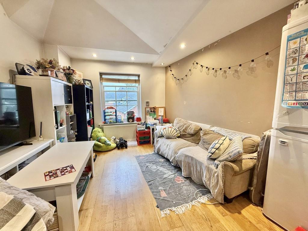 Apartment in Reading, Katesgrove, Coley - View 5