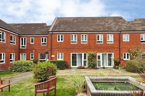 2 bedroom ground floor flat for sale, Fountain Court, Westbury