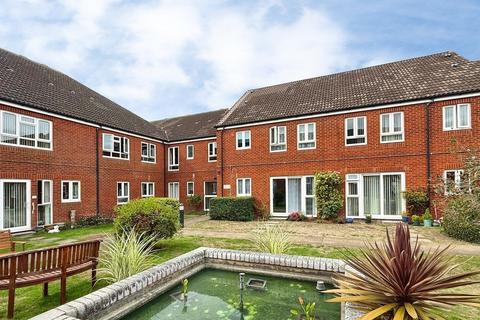 2 bedroom ground floor flat for sale, Fountain Court, Westbury
