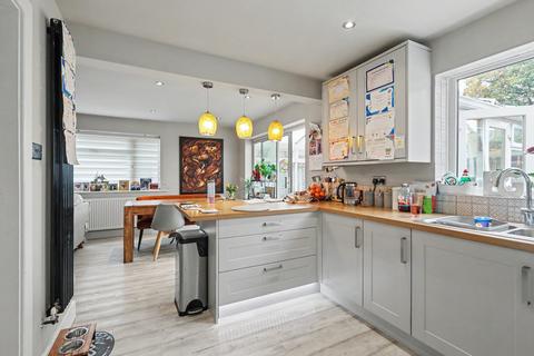 undefined, Dorchester Gardens, Oakdale