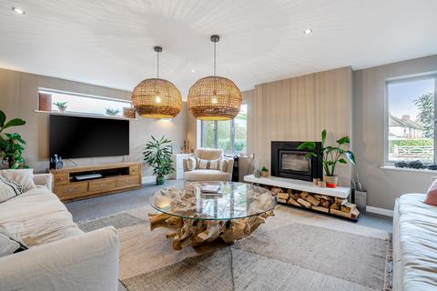 undefined, Cricketfield Road, Horsham, RH12