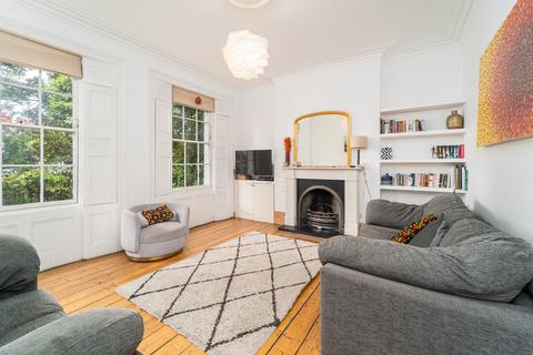 3 bedroom apartment for sale, Caledonian Road, Islington, London, N1