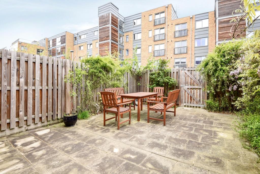 House in London - View 3