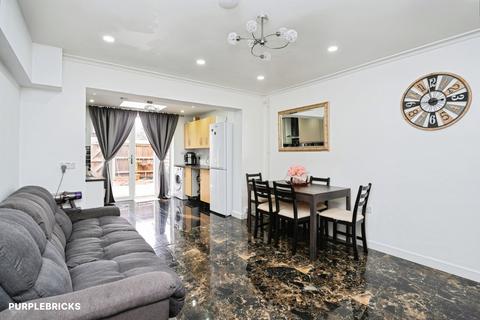 4 bedroom townhouse for sale, Overbury Street, London, E5
