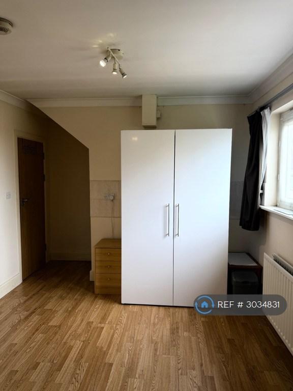 Apartment in London - View 2