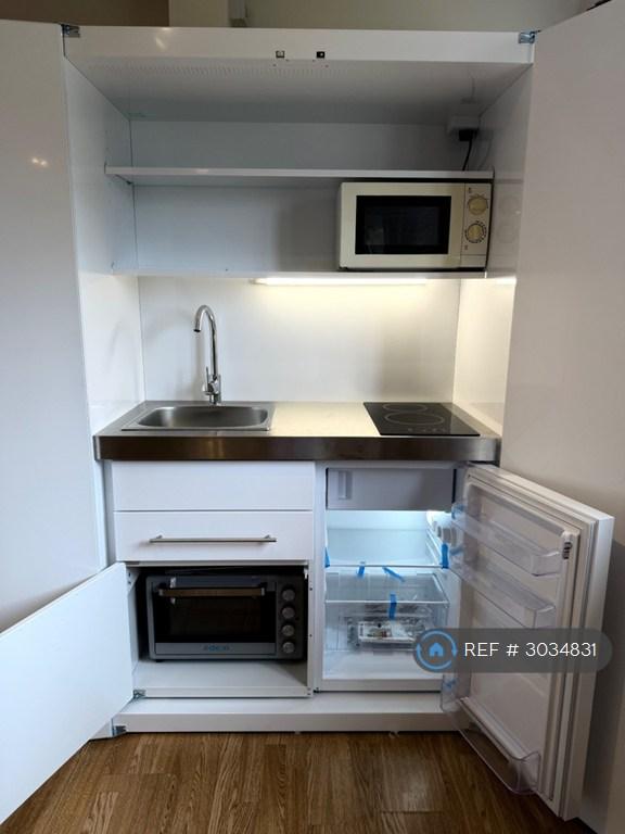 Apartment in London - View 3