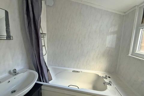 3 bedroom terraced house for sale, Hampton Road, Scarborough YO12