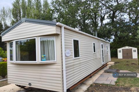 3 bed property for rent in Barkham Ride, Wokingham, RG40
