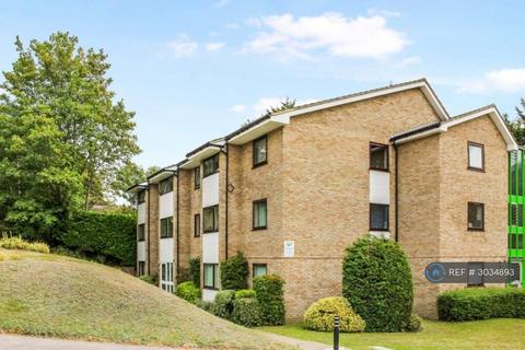 3 bed flat/apartment for rent in Greencroft, Farnborough, GU14