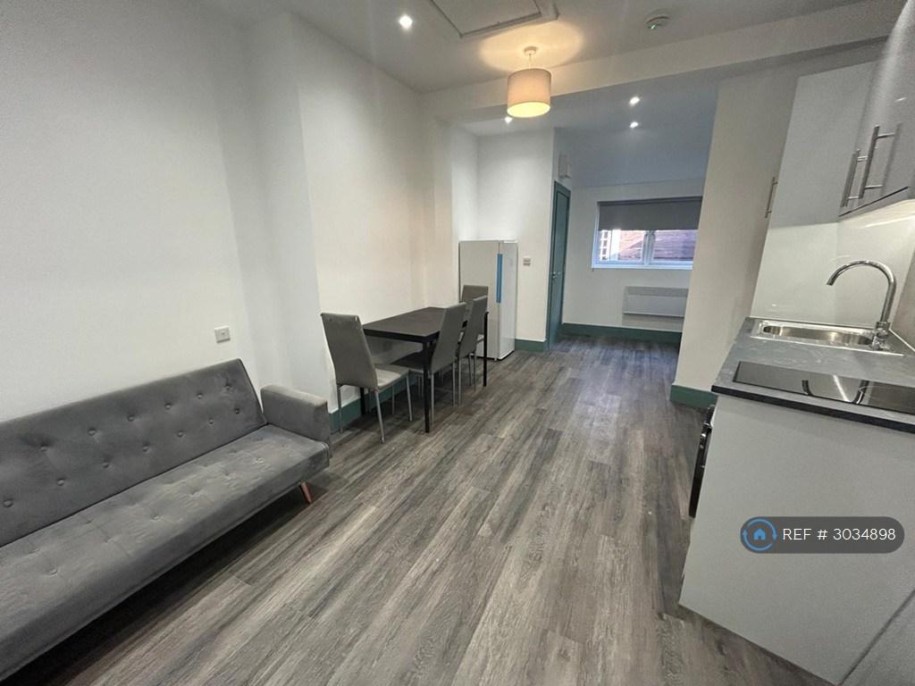 Apartment in London - View 2