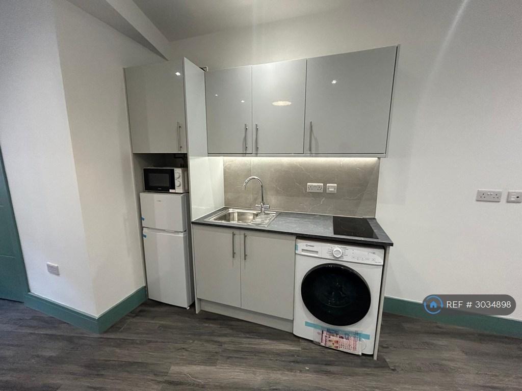 Apartment in London - View 3