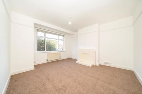2 bedroom flat to rent, Ivy Close, Harrow HA2