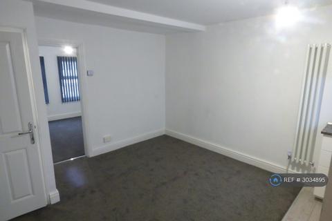 1 bedroom flat to rent, Wennington Road, Rainham, RM13