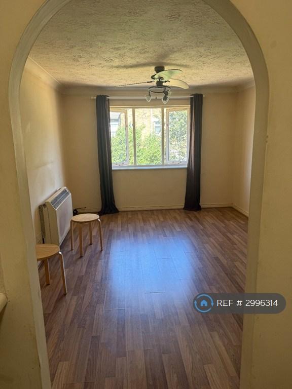 Apartment in Welling - View 2