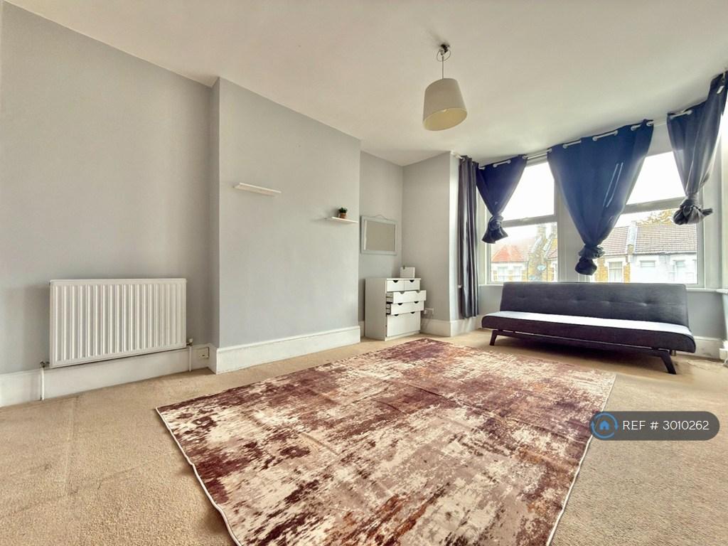 Apartment in London - View 2