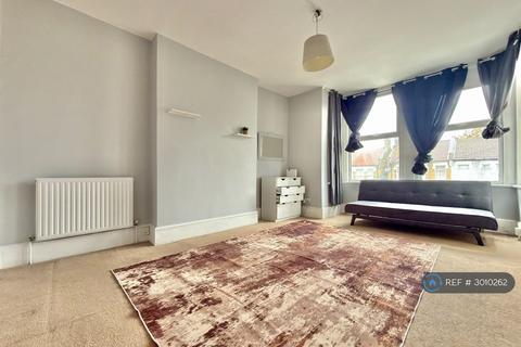 3 bedroom flat to rent, Preston Road, London, E11