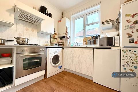 3 bedroom flat to rent, Preston Road, London, E11
