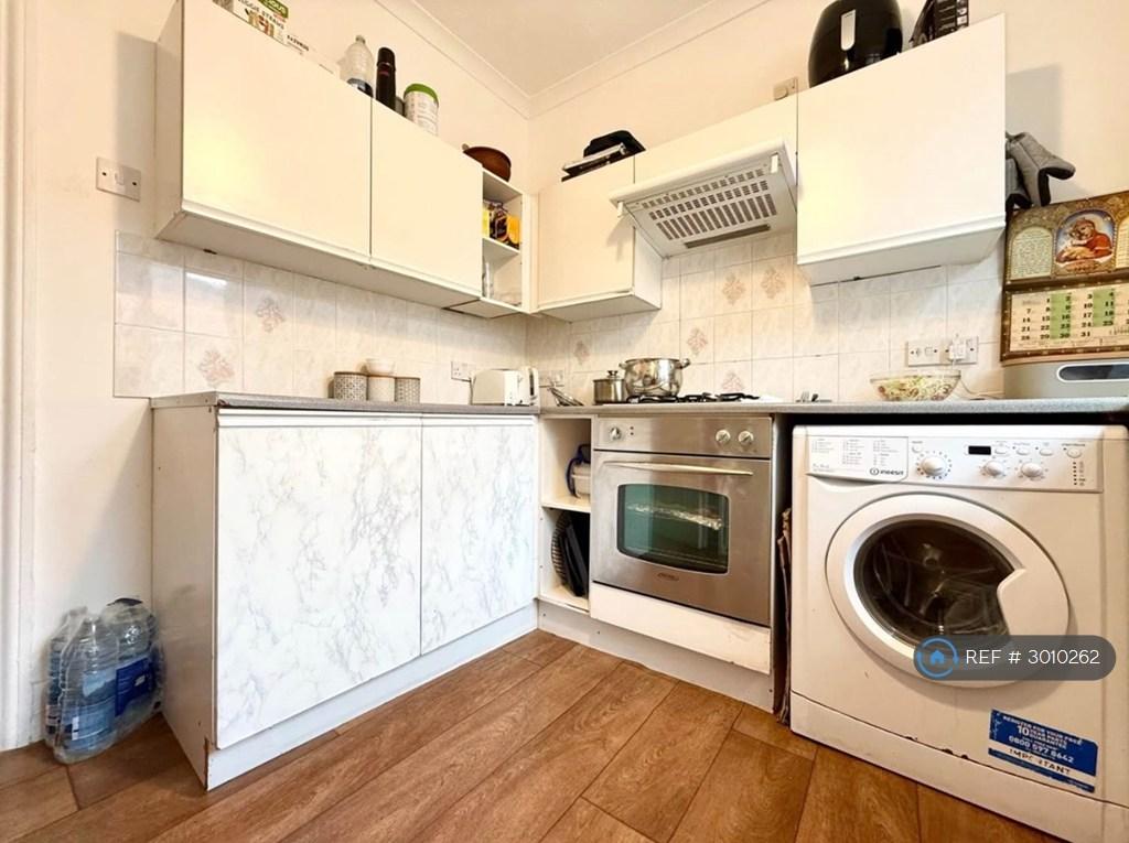 Apartment in London - More