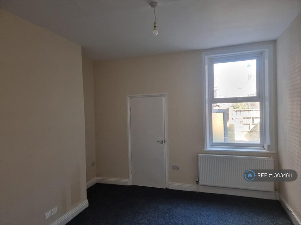 House in Newcastle upon Tyne, Tyne and Wear - View 4