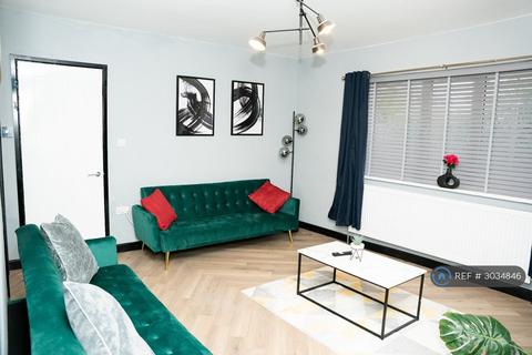 2 bedroom end of terrace house to rent, Wykebeck Mount, Leeds, LS9