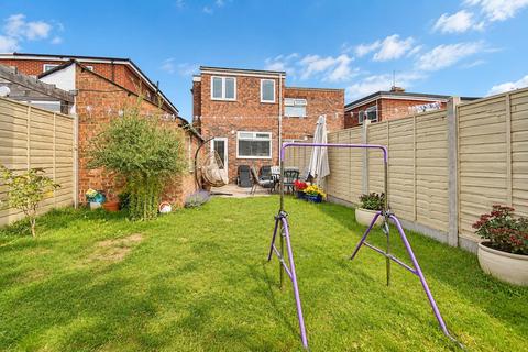2 bedroom semi-detached house for sale, Ormerod Road, Hull