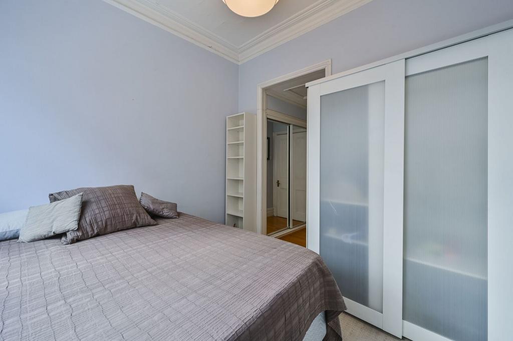 Apartment in London - View 2