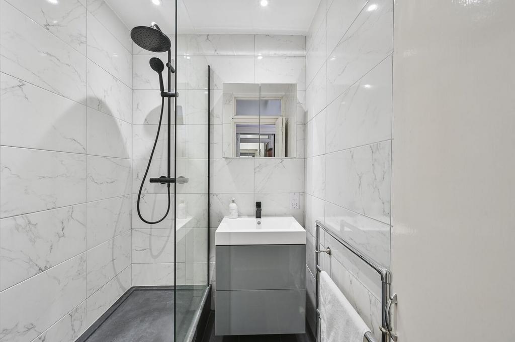 Apartment in London - View 4