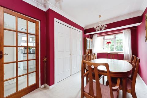 4 bedroom semi-detached house for sale, Badgers Copse, Worcester Park, Surrey, KT4
