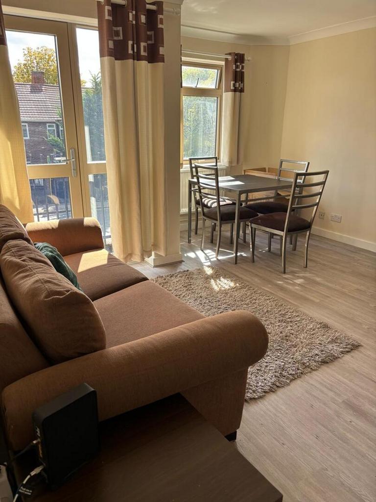 House in London - View 4