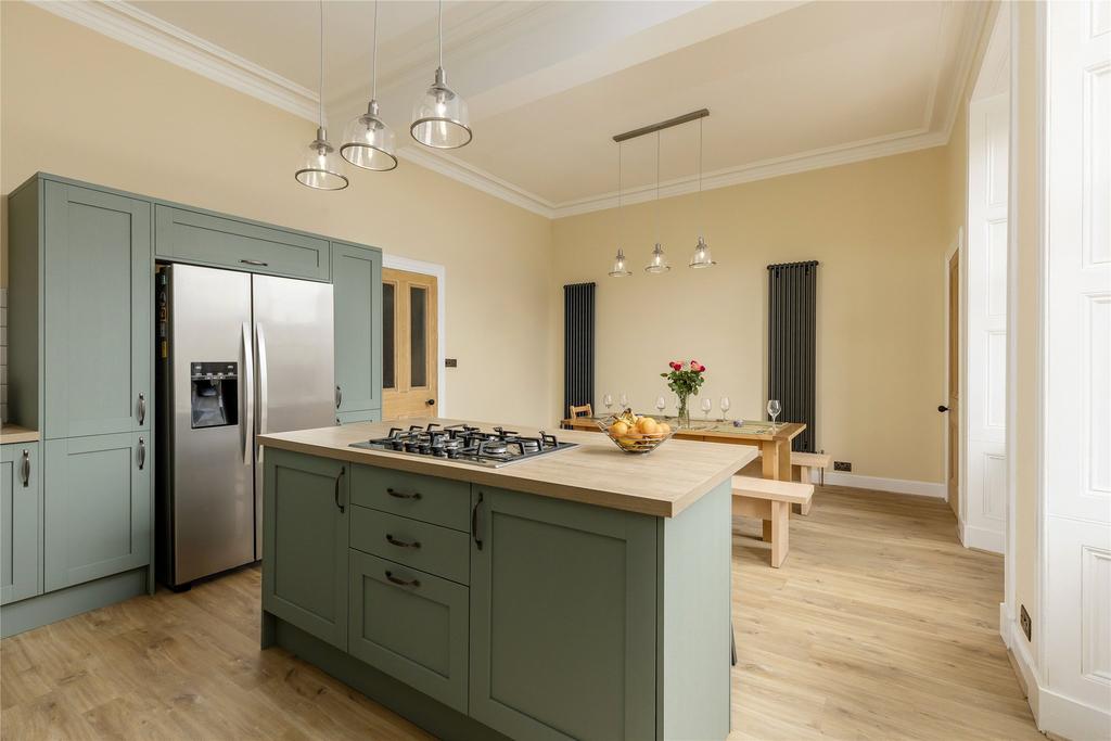 Apartment in Edinburgh - More