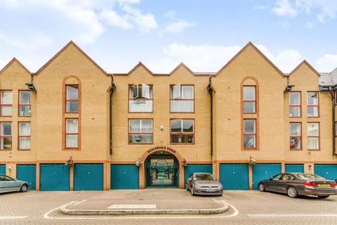 2 bedroom flat for sale, Tamarind Yard, Wapping, London, E1W
