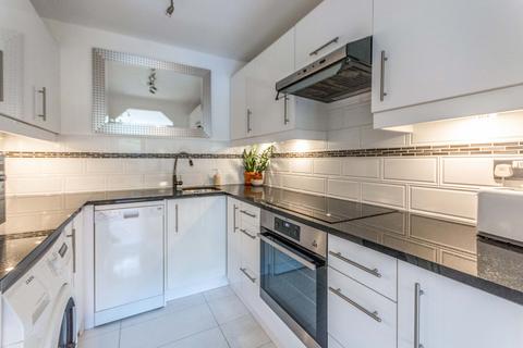 2 bedroom flat for sale, Tamarind Yard, Wapping, London, E1W