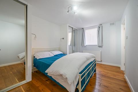 2 bedroom flat for sale, Tamarind Yard, Wapping, London, E1W