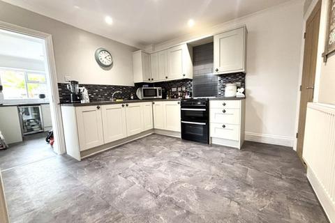 2 bedroom end of terrace house for sale, Queslett Road, Great Barr, Birmingham B43 7EL