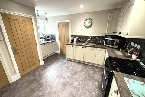 2 bedroom end of terrace house for sale, Queslett Road, Great Barr, Birmingham B43 7EL