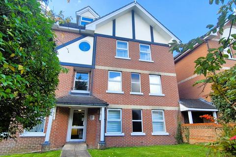 2 bedroom apartment to rent, WESTRIDGE ROAD, SO17