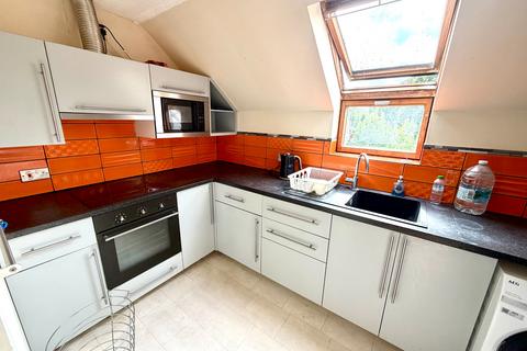 2 bedroom apartment to rent, WESTRIDGE ROAD, SO17