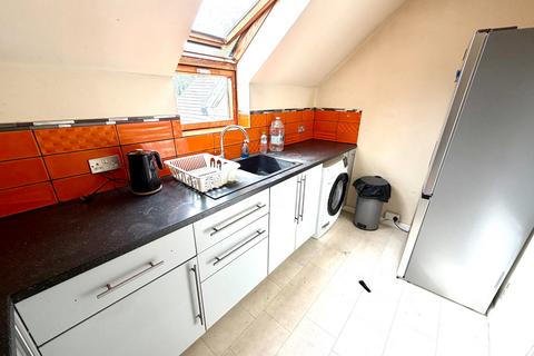 2 bedroom apartment to rent, WESTRIDGE ROAD, SO17