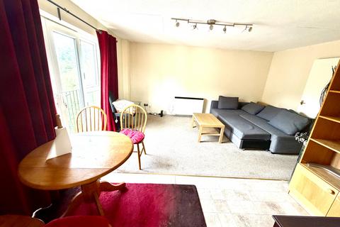 2 bedroom apartment to rent, WESTRIDGE ROAD, SO17