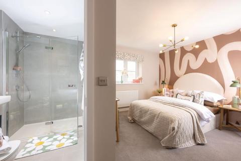 5 bedroom detached house for sale, at Abbotts Chase, Stapleford Abbotts RM4