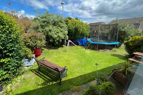 2 bedroom detached bungalow to rent, Northmere Road, Poole